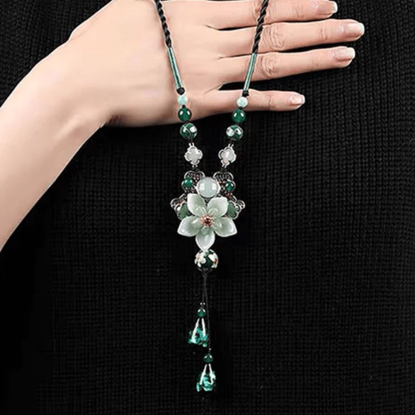 Collar de Jade Flor de Loto